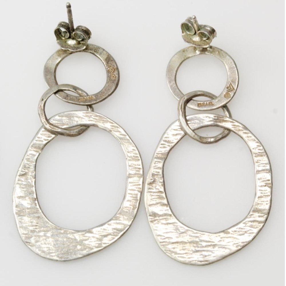 Silpada Vintage Sterling Silver Oxidized Textured Interlocking Circles Earrings